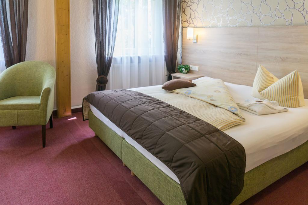 Hotel Zur Post In Вурцен Экстерьер фото