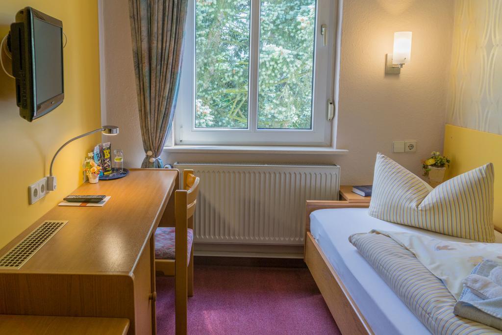 Hotel Zur Post In Вурцен Экстерьер фото