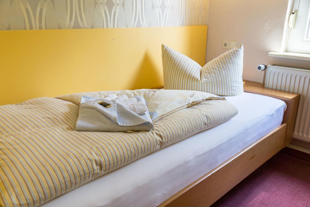 Hotel Zur Post In Вурцен Экстерьер фото