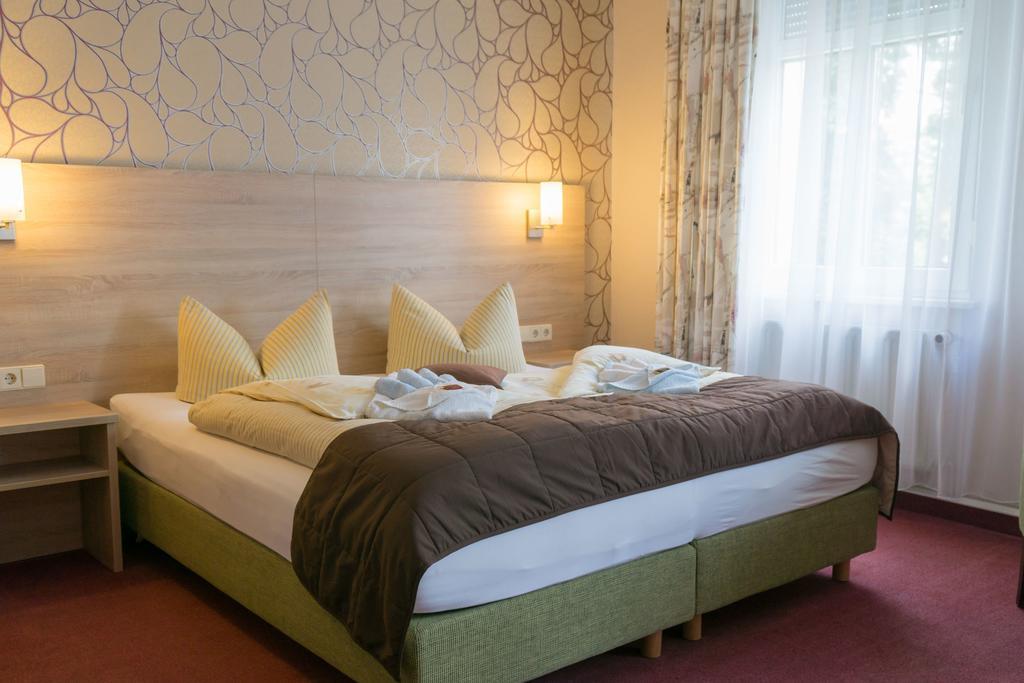 Hotel Zur Post In Вурцен Экстерьер фото