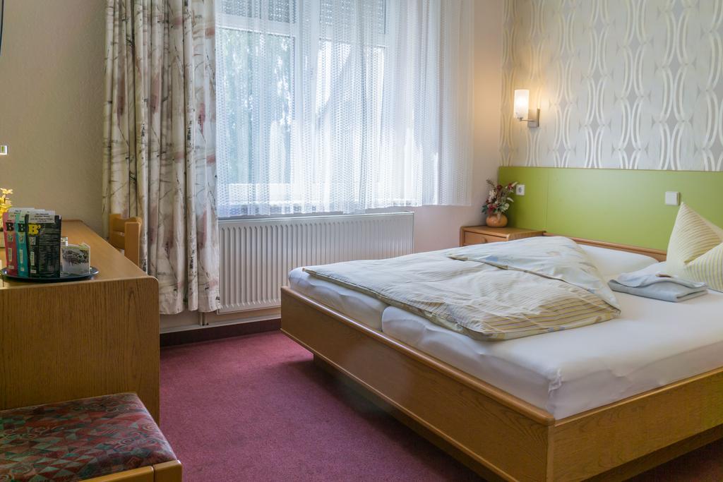 Hotel Zur Post In Вурцен Экстерьер фото