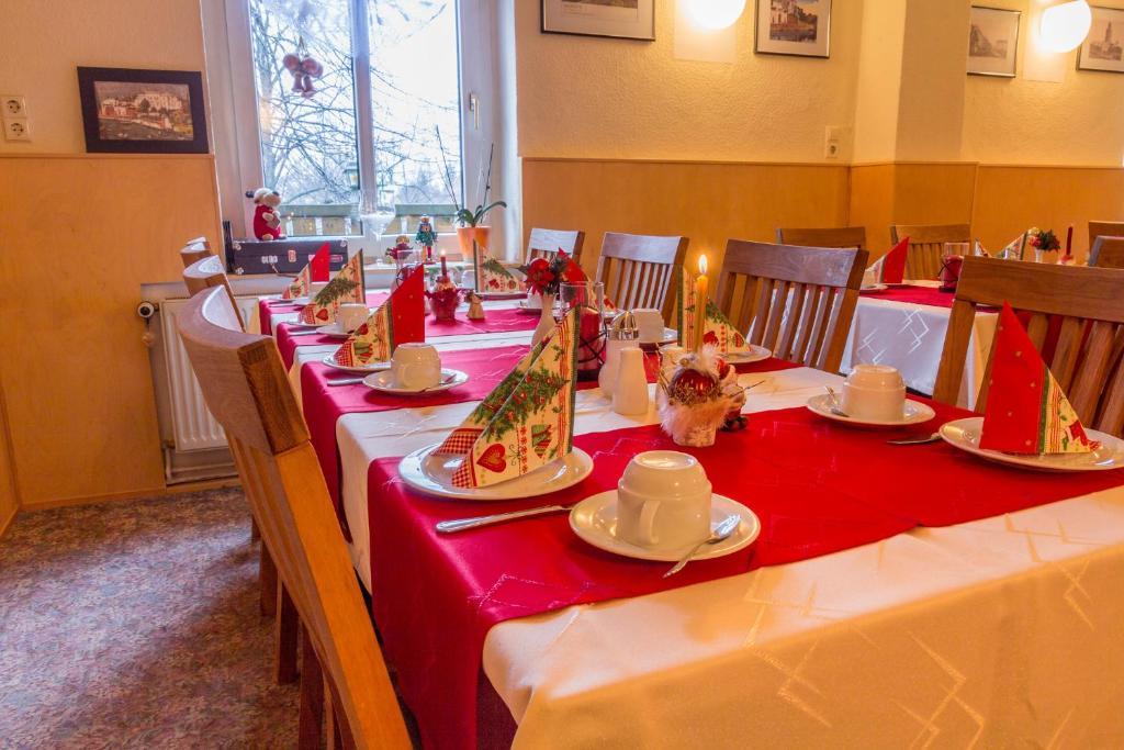 Hotel Zur Post In Вурцен Экстерьер фото