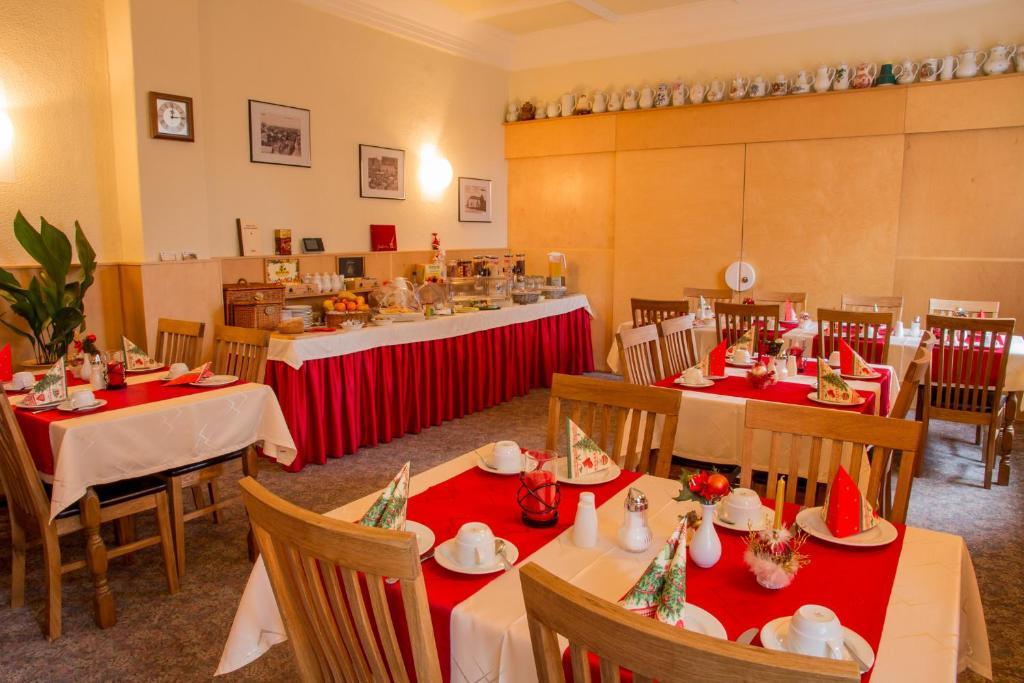 Hotel Zur Post In Вурцен Экстерьер фото